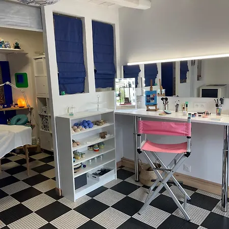 Dans La Loge De Marguerite Avec Sauna