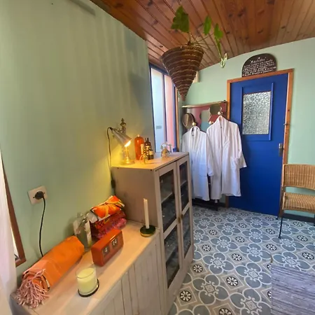 Dans La Loge De Marguerite Avec Sauna Alloggio in famiglia