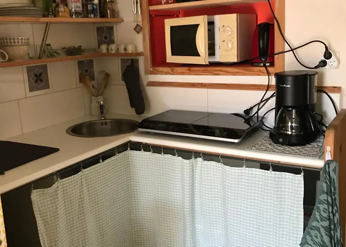 Dans La Loge De Marguerite Avec Sauna *